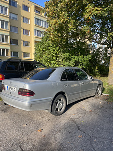 Mercedes Benz E320 (1 foto / 5)