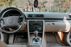 Audi A4 1.8T 120kw (12 foto / 15)