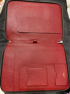 Bally folder meeste ehtsast nahast Portfolio (1 foto / 3)