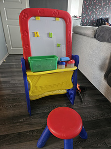 Laste ( magnet) joonistustahvel tooliga