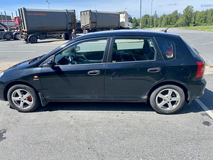 Honda Civic 1.6 manual (5 foto / 8)
