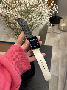 Apple Watch series 3 (2 foto / 7)