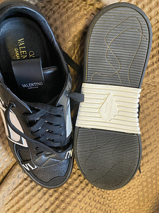 Valentino кроссовки (4 фото из 4)