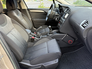 Cotroen C4 1.6 VTi 88kW (13 foto / 15)