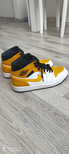 Panen müüki Nike Air Jordani meeste tossud (3 foto / 4)