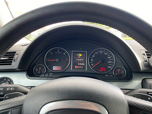 AUDI A4B7 3.0 150kw quattro atm 2005a (12 foto / 13)