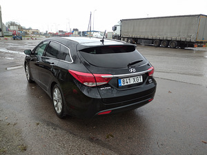 Hyundai i 40 (4 foto / 15)