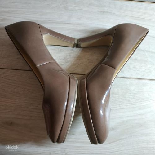 Женские фирменные оригинальные красивые туфли от Gabor 37 (фото #6)