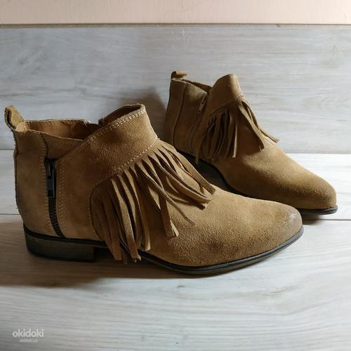 Кожаные стильные фирменные ботинки с бахромой от Catwalk- 39 (фото #7)