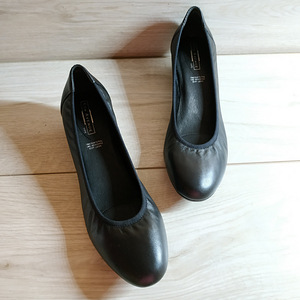 Кожаные фирменные женские туфли от 5 Avenu 38 р - Новые