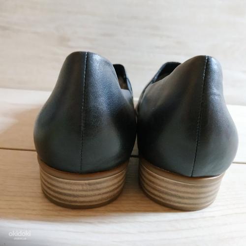 Стильні шкіряні жіночі туфлі-лофери від Tamaris 36 р - Нови (фото #3)