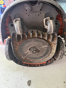 M: робот-газонокосилка Stihl Mi 632P (3 фото из 3)