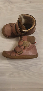 Tüdrukute barefoot saapad (1 foto / 2)