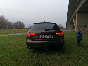 Audi A4 Audi exclusive 3.0 176kW (4 foto / 11)