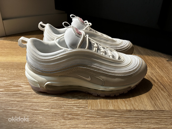 Кроссовки Nike размер 40