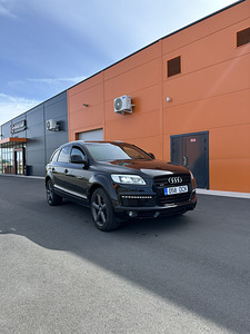 Audi q7 3.0d 176kw sline (1 foto / 7)