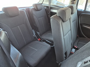 Opel Zafira (4 фото из 6)