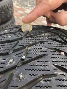 225/55 R16 naastrehvid (2 foto / 3)