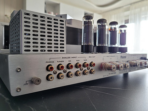 Magnat RV 1 Integrated Tube Amplifier (4 foto / 10)