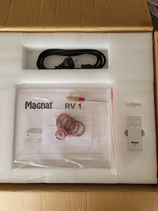 Magnat RV 1 Integrated Tube Amplifier (9 foto / 10)