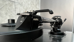PRO-JECT 2-Xperience ACRYL + Carbon Tonearm (4 foto / 10)