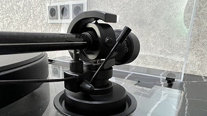 PRO-JECT 2-Xperience ACRYL + Carbon Tonearm (9 foto / 10)