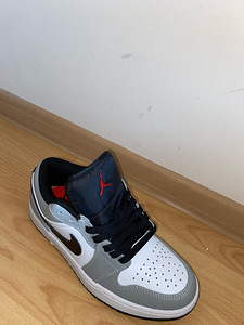 Air Jordan 1 low (2 foto / 5)