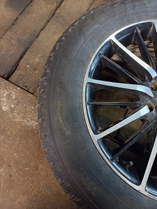 Honda CR-V alt 18" valuveljed 5x114.3 + naastrehvid (3 foto / 7)