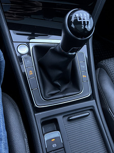 Volkswagen Golf VII 2.0 TDI Highline (12 foto / 14)