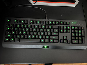 Продам комлпект Razer клавиатура, мышка и коврик (1 фото из 2)