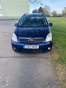 Toyota (1 foto / 3)