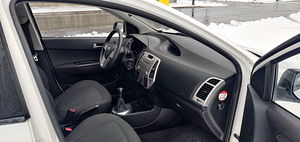 HYUNDAI I20 (8 foto / 10)