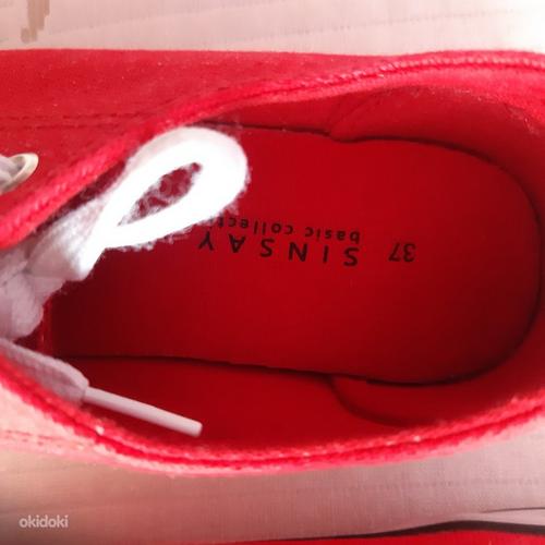 Красные кроссовки 37 размер для девочки (фото #2)