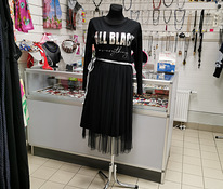 Чёрное модное платье