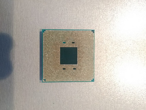AMD Ryzen 3 3200G 4C/4T @4.0GHz Radeon Vega 8 (3 foto / 4)