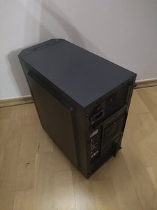 Ryzen 5 1600/AB350M/16GB RAM/SSD 256GB/Radeon RX VEGA 56 8GB (4 foto / 10)