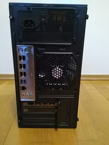Xeon E5-2670/X99H/16GB RAM/SSD 256GB/RX 6600 XT 8G (7 foto / 10)