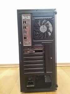 Xeon E5-2680/X99/24GB/SSD 128GB/HDD 500GB/Radeon RX 470 8GB (6 foto / 10)