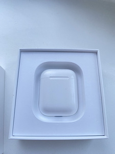 Airpods 2 laadimiskohver (2 foto / 5)