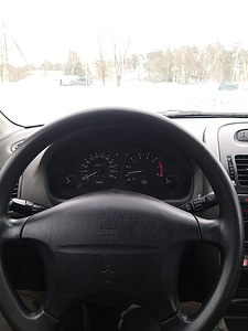 Mitsubishi Carisma 1.6 (9 foto / 11)