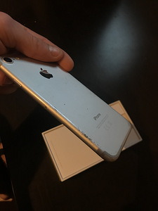 iPhone 7 128гб (5 фото из 6)