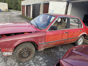 Myya BMW E30 sedaan. (3 foto / 9)