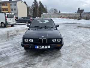 BMW е30 туринг 1.8 бензин механика с коробкой. (8 фото из 12)