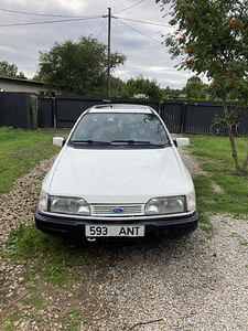 Ford Sierra (4 фото из 5)