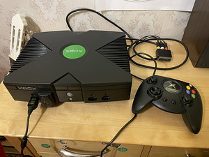 XBOX (2002. aasta) koos puldi ja mänguga (1 foto / 6)