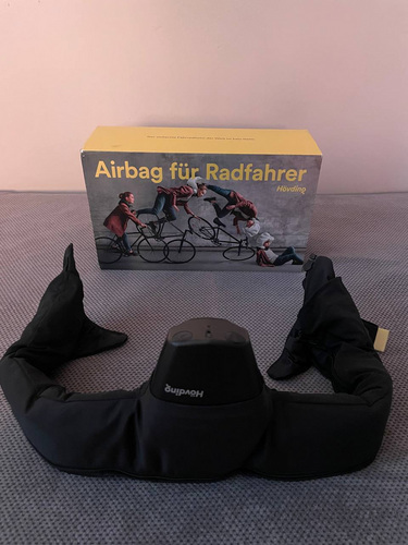 Airbag for urban cyclists Hövding 3