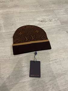 Louis Vuitton (2 фото из 2)