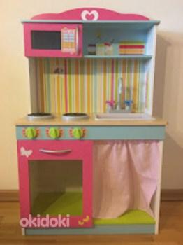 Продам красивую и аккуратную детскую игровую кухню (фото #1)
