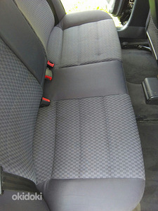 Audi A4 (4 фото из 4)