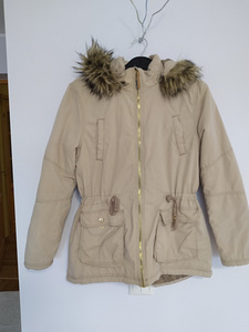 Светло-коричневая куртка 152 см